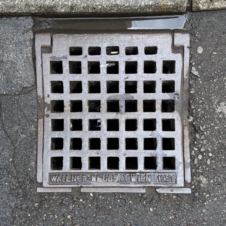 Deckel 1957-03
1010, Innere Stadt – 1957 – Wallner & Neubert