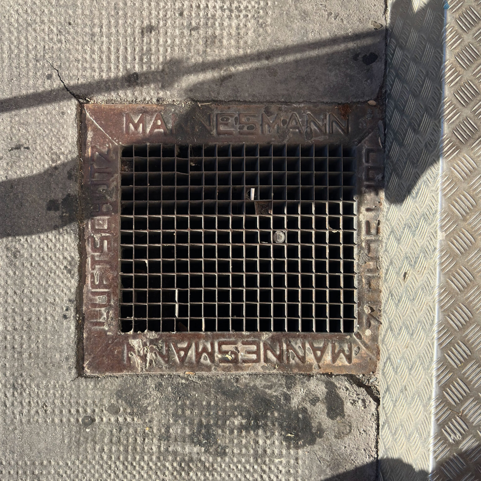 Deckel LS06
1050, Margareten –  – Mannesmann