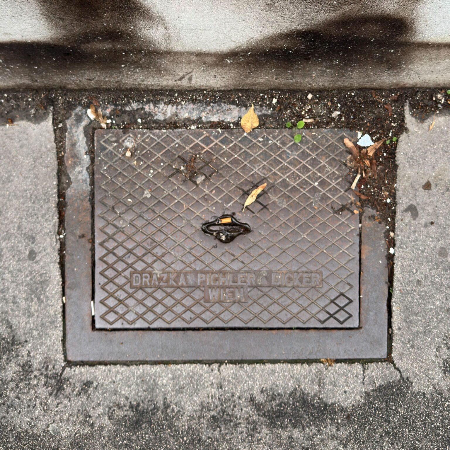 Deckel LS13
1060, Mariahilf –  – Drazka, Pichler & Dicker