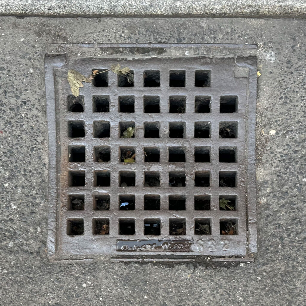 Deckel XXXX-26
1140, Penzing – Unbekannt – H. Eger Wien