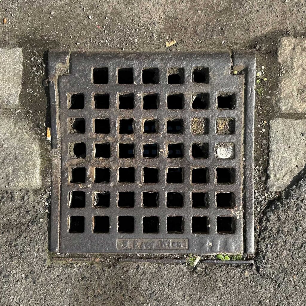 Deckel XXXX-13
1120, Meidling – Unbekannt – H. Eger Wien